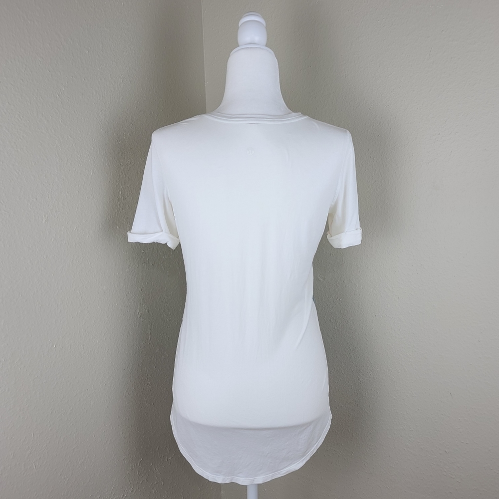 Lululemon high low t-shirt Size 4 white and green cactus short sleeve v-neckline - Picture 3 of 12
